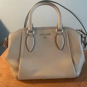 New WO Tags Michael Kors neutral purse
